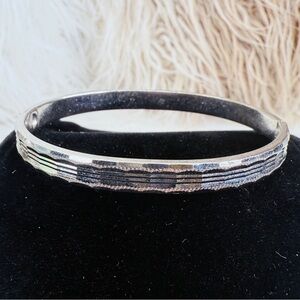 Vintage Silvertone diamond cut bangle bracelet
